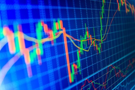 En la Bolsa de Nueva York (NYSE) y en el NASDAQ cotizan las empresas más punteras del mundo cuyos tentáculos se expanden por todo el orbe. 